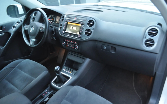 Volkswagen Tiguan cena 56999 przebieg: 176000, rok produkcji 2012 z Legnica małe 781